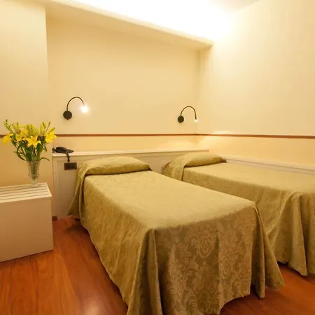 Hotel Corona 2*